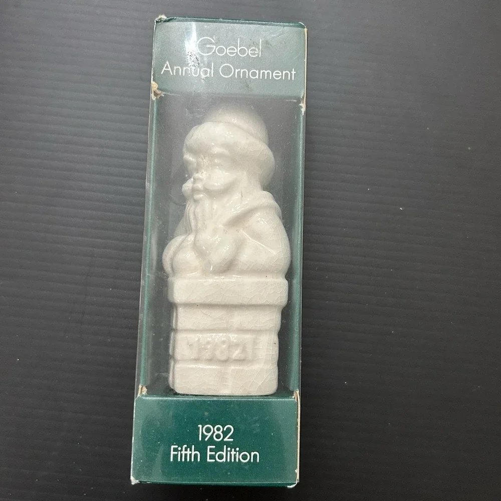 Vintage Goebel Annual Ornament‎ 1982 5th Edition Santa In Chimney